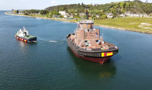 The world first hydrogen-powered tug it's "En Route"